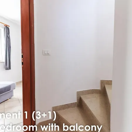 Apartment Sunshine With Balcony And Sea View