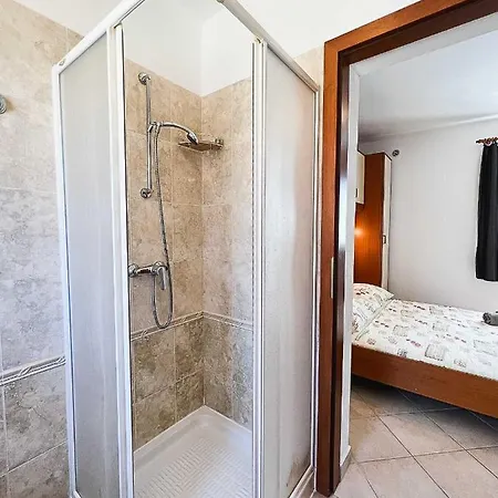 Sunshine With Balcony And Sea View Apartment Funtana
