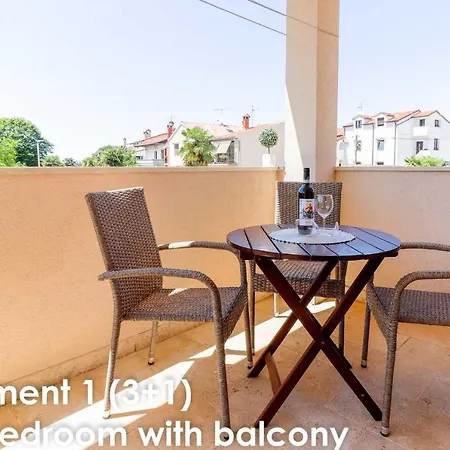 Sunshine With Balcony And Sea View Funtana